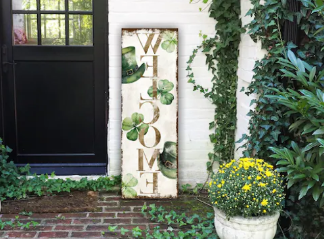 Entryway And Porch: Welcoming With Rustic Charm