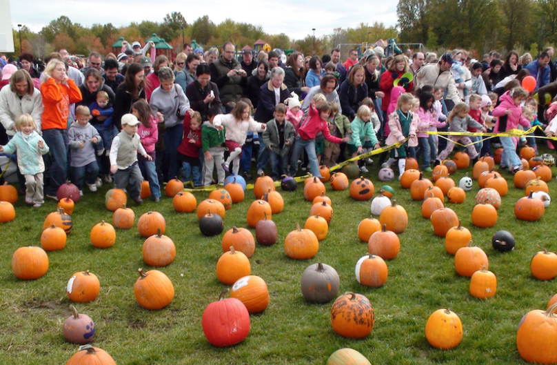 Halloween team building game